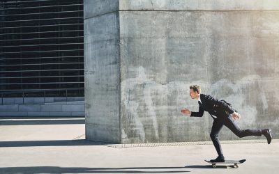 homme qui va de l'avant grâce à la sophrologue Sylvia Martinez